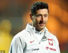 黑白体育- 莱万多夫斯基九分钟五球是哪场比赛 