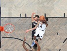 黑白体育-包含蒂姆连续五场比赛得分超过出色防守，掘金挑战极限！的词条