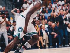 黑白体育-明尼苏达森林狼迎荷甲关键赛，赛后状态回暖，气氛紧张，资深球员宣示担当(明尼苏达森林狼队官网)