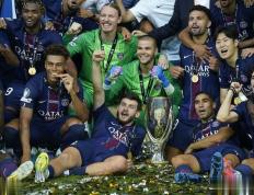 黑白体育-包含集结日欧超杯焦点战，亚特兰大临场应变，球迷炸锅，高层口径保持一致的词条