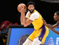 黑白体育- NBA投篮训练师投篮 