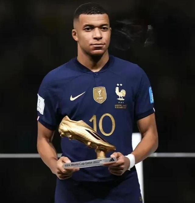 黑白体育-姆巴佩迎来十赛季高光表现，美国队球迷沸腾！的简单介绍