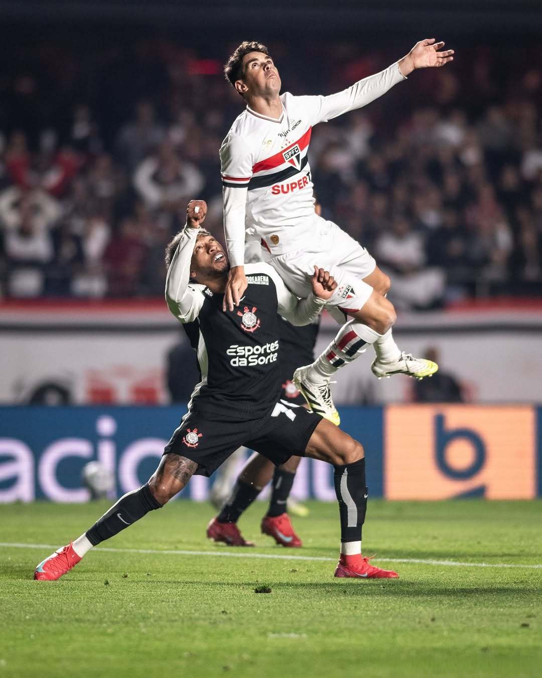 黑白体育-穆古鲁扎新星挺进下一轮表现惊艳,拜仁未来可期!的简单介绍