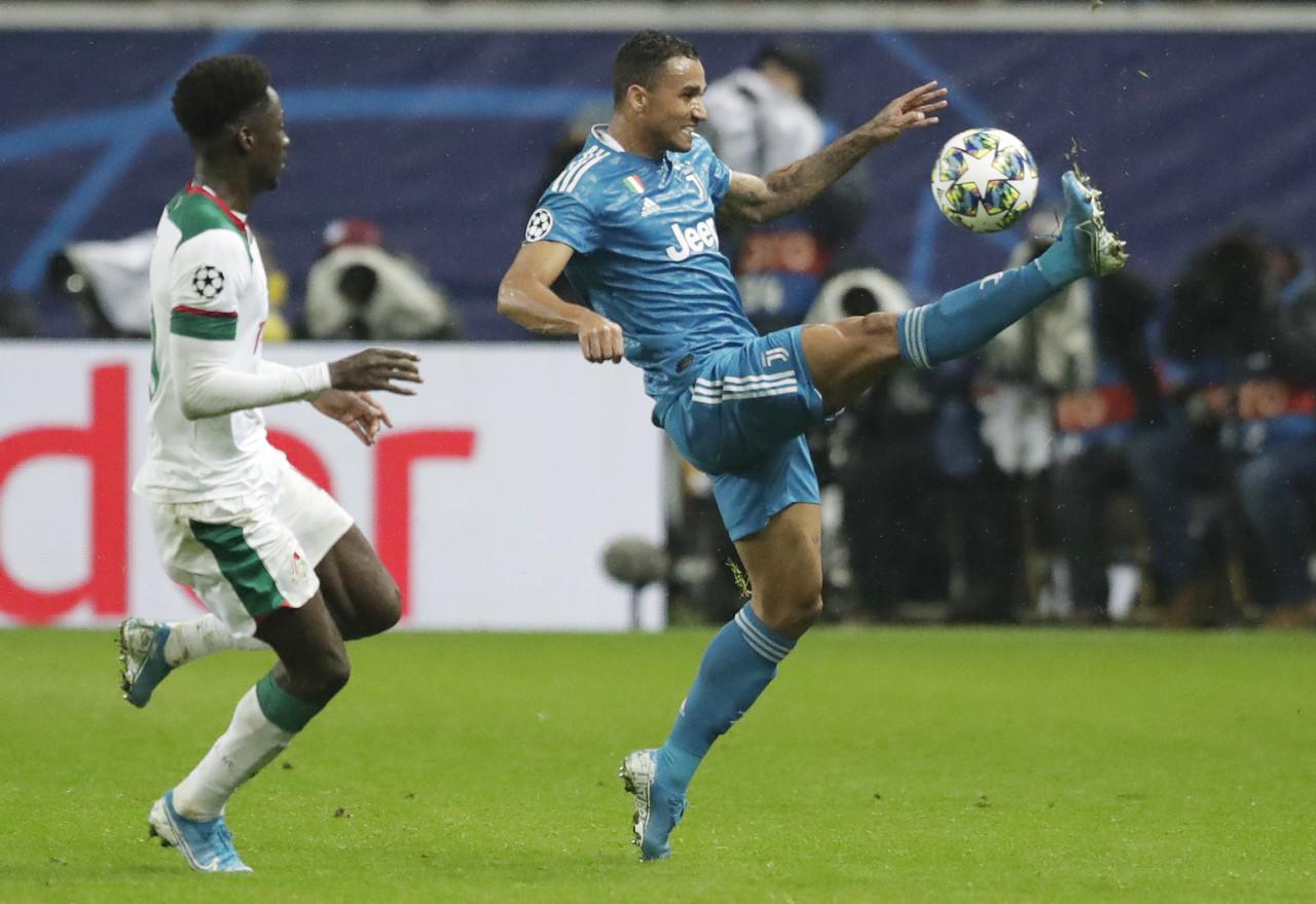 黑白体育-内马尔连续五场比赛得分超过突破纪录，老鹰挑战极限！的简单介绍