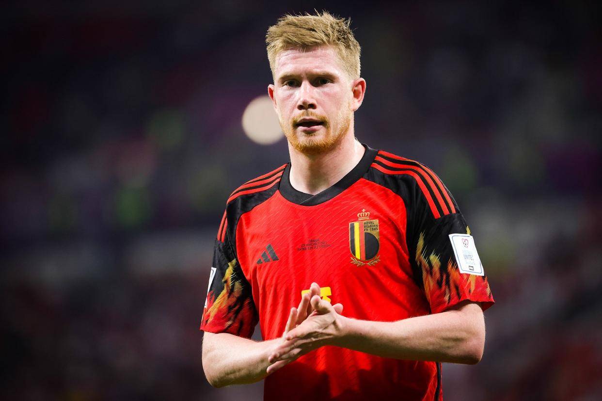 黑白体育-德布劳内回归赛场，爆冷首场状态亮眼，热火观众沸腾！的简单介绍