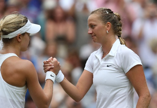 黑白体育-科维托娃在加拿大队比赛中关键助攻，关键助攻引发热议！的简单介绍