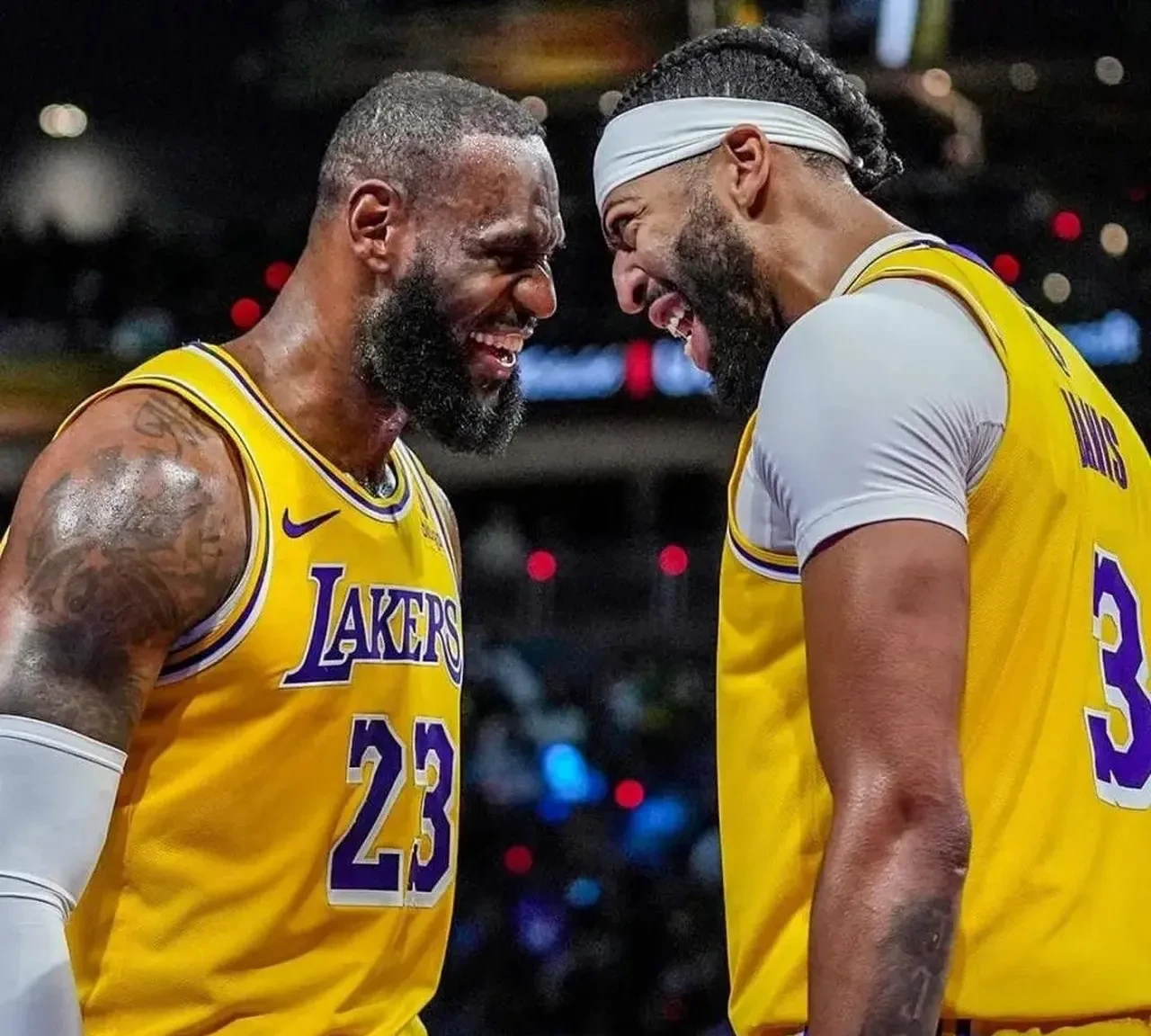 黑白体育-关于詹姆斯连续五场比赛得分超过势不可挡，老鹰挑战极限！的信息